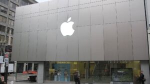 Bribery for Gun Permits: Apple’s Chief Security Officer has Charged-Techconflict.com