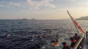 Footage suggests Greek coast defend looking to sink migrant boats, falsifies pushback denials