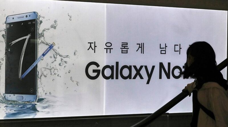 Samsung boosts profits despite a drop in smartphone sales