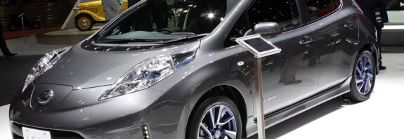 Nissan's progressed hybrid vehicle gadget reduces CO2 emissions
