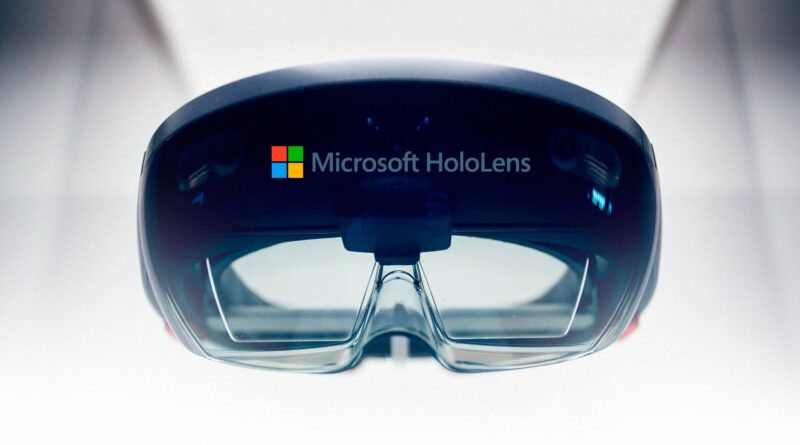 Microsoft Mesh aims to bring holographic virtual collaboration to all
