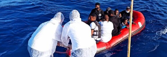 Turkey saves 37 migrants driven again via way of means of Greece off Izmir